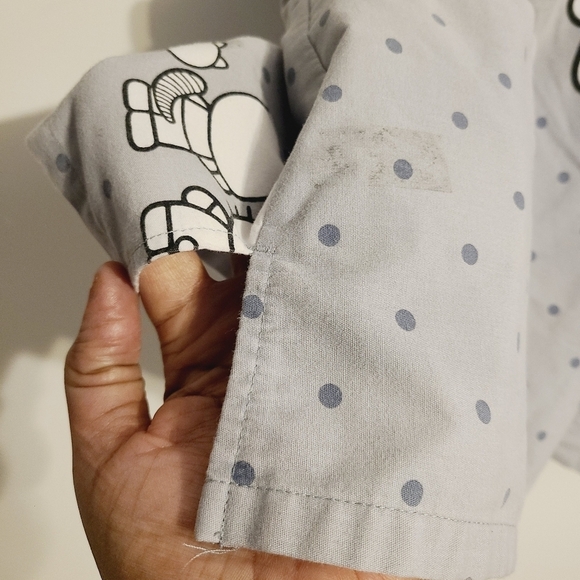 Hello Kitty | Women's Gray Polka Dot Graphic Print Scrubs Shirt (Size 2XL) - Picture 11 of 16